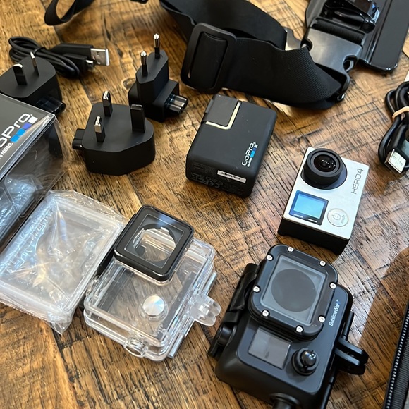 GoPro Hero 4 Silver Bundle! - Picture 6 of 10